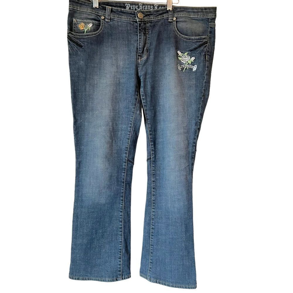 Rare Pepe Jeans London Embroidered Floral Heart and Snake Jeans